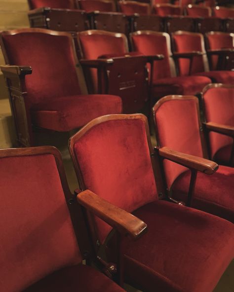 velvet theater seat appreciation post. ♥️ #velvetchair #vintagetheater #oldtheaterseats #originaltheatre #detaillovers #vintagelover #iwantone #stillcomfy #theaterlovers🎭 #oldtheater Vintage Theatre Seats, Vintage Theater, Movie Theatre Seats, Theater Seats, 80s Interior, Vintage Theatre, Color Wallpaper Iphone, Year Book, Color Wallpaper