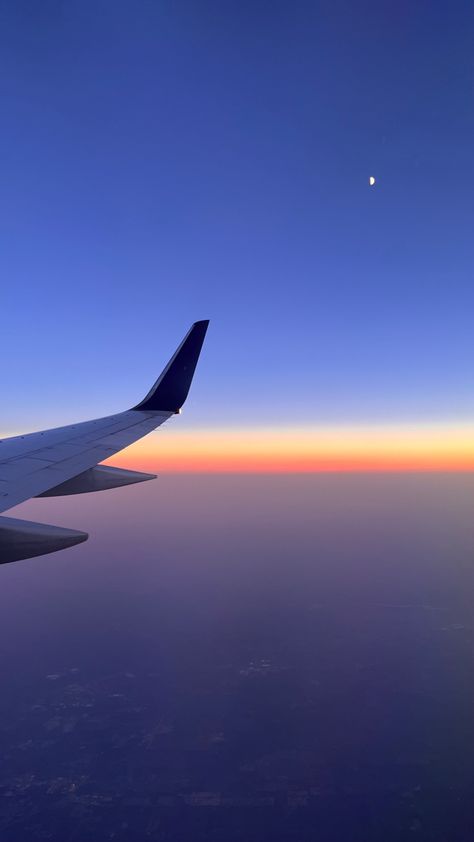 Sky Airplane Aesthetic, Moon Sky Aesthetic, View From Plane, Flight Aesthetic, Plane Pics, Plane Sunset, Foto Dump, Plane Wallpaper, Plane Aesthetic