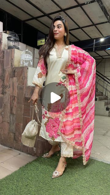 Panache | Indian Kurti Sets on Instagram: "🛍 Mary pink lehriyan special for Sankranthi! 🟣 Shades of off-white and Mary colors of pink with floral print on kurta b neckline with lace and same on pants and sleeves 🟣 Fabric - Crepe 🟣 Fabric of dupatta - Georgette 🟣 Linning in kurta 🟣 Kurta length 44 inches 🟣 Pant length 39.5 inches 🟣 Dupatta length 87 inches 🟣 Width 28 inches 🟣 Sizes - S, M, L, XL 🟢 Price - ₹2290/-  #new #arrivals #nagpur #leheriyan #suit #sankrant #special" Kurti Sets, Indian Kurti, Pant Length, Crepe Fabric, New Arrivals, Floral Print, Floral Prints, Shades, Off White