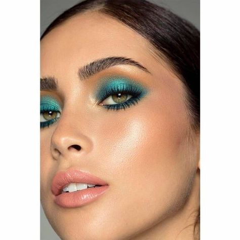 Teal Eye Makeup, Diy Fragrance, Eye Looks, Smoky Eyes, Most Beautiful Eyes, On The Run, Pretty Eyes, Off The Grid, The Run