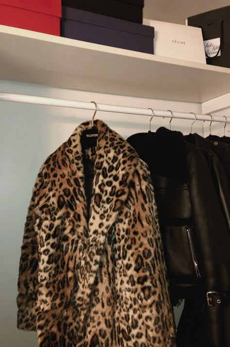 Leopard Print Fur Coat, Leopard Print Outfit, Leopard Fur Coat, Leopard Print Faux Fur Coat, Top Clothing Brands, Leopard Print Outfits, Leopard Coat, Leopard Print Coat, Leopard Fashion