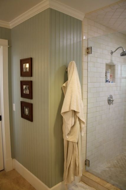 Beadboard in bathroom with contrasting trim color. I should do this to cover up the old wallpaper lines I can't seem to make disappear. Floor To Ceiling Beadboard, Bead Board Walls, Bathroom Color Schemes, Bead Board, Ideas Hogar, Interior Painting, Bath Room, Laundry In Bathroom, Crown Molding