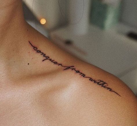 Ribs Quotes, Tattoo Ribs, Strength Tattoo, Inspiration Tattoos, Shoulder Tattoos, Disney Tattoo, Shoulder Tattoos For Women, Classy Tattoos, Discreet Tattoos