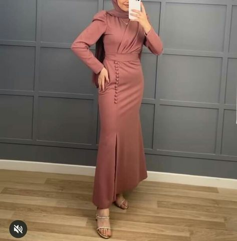 Dress Span Panjang Hijab, Dress Duyung Hijab, Model Dress Satin Hijab, Gaun Bridesmaid Hijab Satin, Bridesmaid Dresses Hijab Satin, Baju Bridesmaids, Gaun Bridesmaid Hijab, Simple Silk Dress, Bridesmaid Dresses Hijab