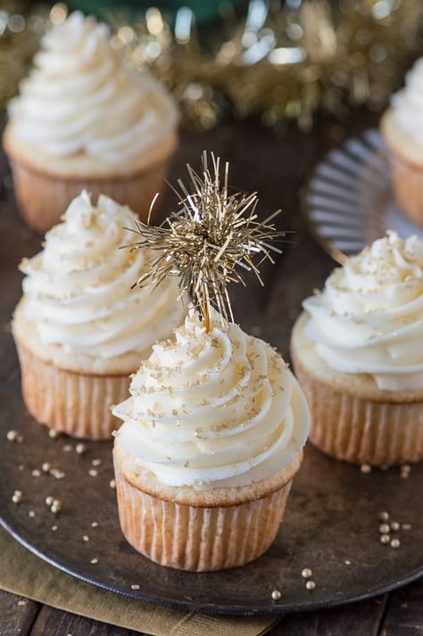 This easy champagne cupcake recipe with champagne frosting is a New Year’s Eve dessert you won’t want to miss! Champagne Cupcake Recipes, New Years Eve Dessert, New Year's Cupcakes, Champagne Recipe, Cake Mix Cupcakes, New Year's Desserts, Champagne Cupcakes, New Years Eve Food, Champagne Cake