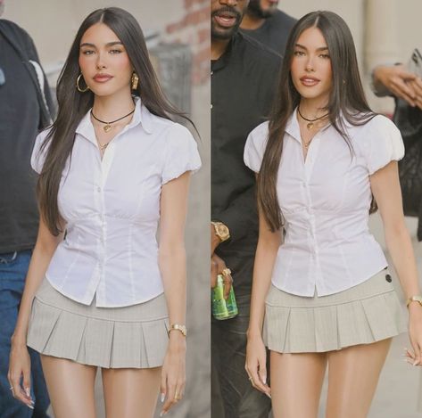 Madison Beer in our Liana Top + Pleated Micro Mini Skirt ♡ Y2k Mini Skirt Outfit, Pleated Skirt Outfit, Rok Mini, Danielle Guizio, White Short Sleeve Shirt, The Lure, Micro Mini Skirt, Miniskirt Outfits, Micro Mini