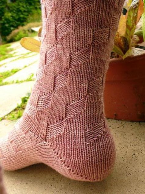 Kites Knitting pattern by Anne  Hanson   Knitting Patterns  LoveCrafts Sock Yarn Knitting Patterns, Sheep Knitting Pattern, Unique Knitting Patterns, Knit Purl, Knitting Notions, Hand Knit Socks, Sock Knitting Patterns, Crochet Socks, Slippers Pattern