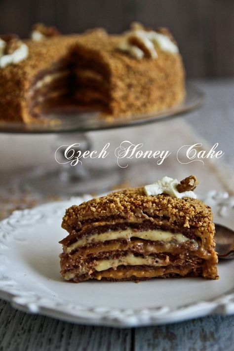 Czech Desserts, Russian Honey Cake, Kolache Recipe, Slovak Recipes, Honey Cake Recipe, Low Carb Muffins, Czech Recipes, Honey Cake, Hiding Places