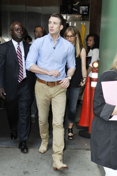 gq Chris Evans Outfits Formal, Sky Blue Shirt Outfit Men Formal, Sky Blue Shirt Outfit Men, Sky Blue Shirt Outfit, Shirt Outfit Men Formal, Blue Shirt Outfit Men, Chris Evans Photos, Blue Shirt Outfit, Crispy Creme