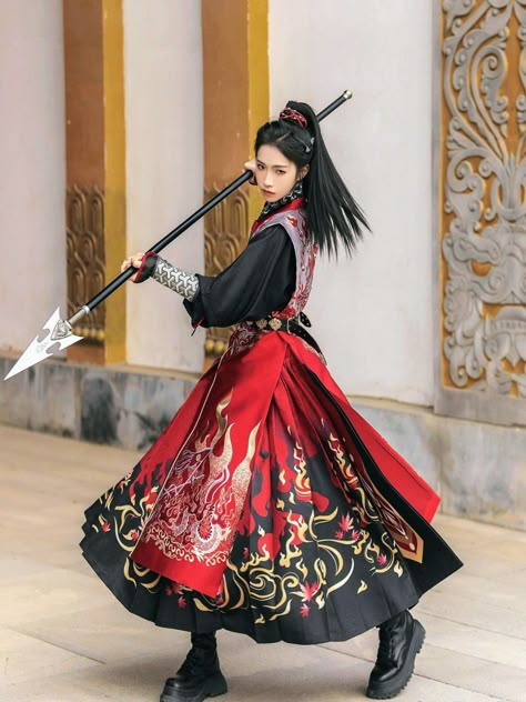 Kimono Warrior, Chinese Female Warrior, Female Warrior Outfit, Chinese Historical Fashion, Royalty Clothing, Samurai Clothing, Oc Clothes, Martial Arts Clothing, Fantasy Outfits