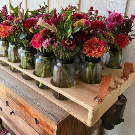 Hosting a Make and Take Bouquet Event on Your Flower Farm - Bootstrap Farmer Mason Jar Flower Display, Flower Trailer Shop, Farm Fresh Flowers, Flower Booth Farmers Market, Flower Farm Stand Ideas, Farmers Market Flower Stand, Selling Flowers At Farmers Market, Flower Trailer, Diy Flower Stand