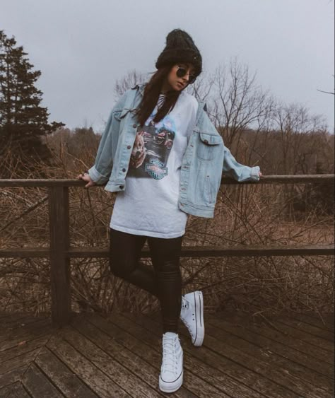 Winter Punk Outfits, Vans High Tops Outfit, Comfy Alt Outfits, Curvy Grunge Outfits, Girly Tomboy Outfits, High Top Vans Outfit, Winter Grunge Outfits, Casual Edgy Outfits, Oversized Tee Outfit