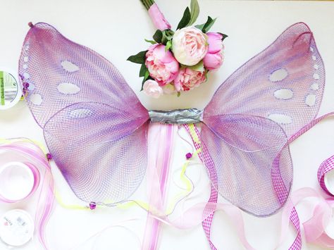 decorating handmade butterfly or fairy wings with ribbon and silk flowers Fairy Wings Halloween, Diy Fairy Wings, Fairy Costume Diy, Sparkly Butterfly, Head Painting, Doll Bedding, Homemade Halloween Decorations, Handmade Butterfly, Scrap Fabric Projects