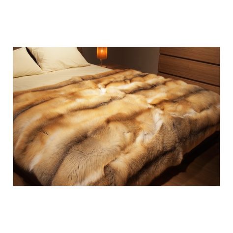 Repurposed old fur coat made into a throw blanket. Fox Fur Blanket, Tanning Hides, Fox Blanket, Fur Bedding, Blanket Craft, Queen Blanket, Mens Fur, Fur Rug, Fur Accessories