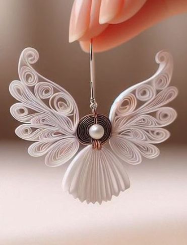 Angel Quilling Patterns, Christmas Quilling Ideas, Diy Quilling Christmas, Quilling Angels, Quilling Flowers Tutorial, Diy Quilling Crafts, Winter Diy Crafts, Quilling Pattern, Paper Quilling For Beginners