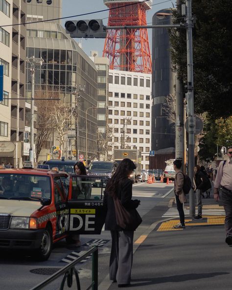 Under Tokyo Tower🗼🗼🗼 ･*:.｡. .｡.:*･゜ﾟ･* #35mm #japantrip #tokyo #tokyotower #cosbyyou #maisonmargiela #toteme #blazerlook #ootd #dailylook Tokyo Aesthetic Instagram, Tokyo Tower Photoshoot, Tokyo Vibes Aesthetic, Tokyo Astethic, Japan Moodboard, Cos Fashion, Tokyo Trip, Tokyo Aesthetic, Tokyo Photos