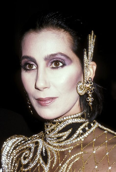 80's Cher Outfits, Angelina Jolie Style, Cher Photos, Versace Couture, 20th Century Fashion, Costume Institute, Vogue Magazine, Metropolitan Museum, Septum Ring