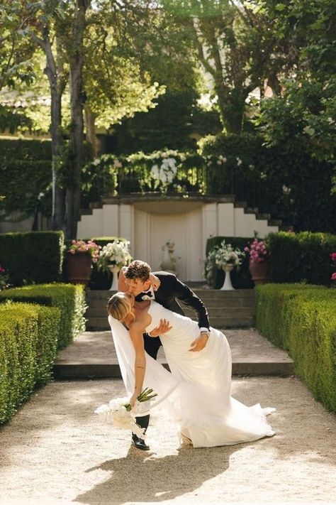 Classic Hollywood Wedding, Rhys Larsen Twisted Games, Hollywood Wedding Dress, Classic Wedding Theme, Dip Kiss, Classic Wedding Themes, Magical Love, Bridal Bun, Wedding Portrait Poses