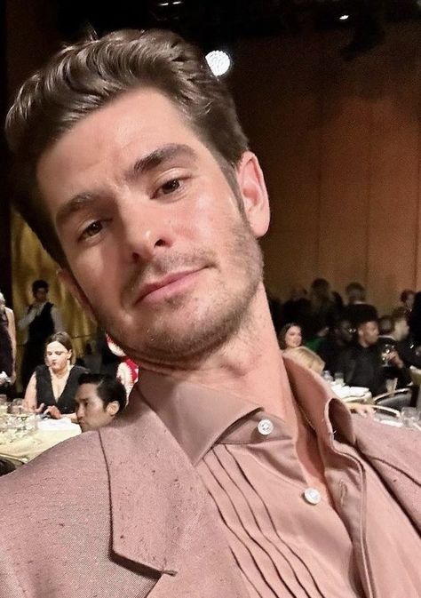 Andrew Garfield Selfie, Garfield Spiderman, Princess Diana Photos, Critic Choice Awards, Beard Styles For Men, Andrew Garfield, Choice Awards, Fav Celebs, Most Beautiful Man