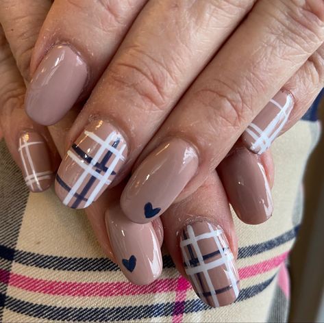 Quilt Nails Designs, Quilt Nails, Brown Nude Nails, Quilted Nails, Almond Stiletto Nails, Burberry Nails, Plaid Nail Designs, Almond Stiletto, Plaid Nails