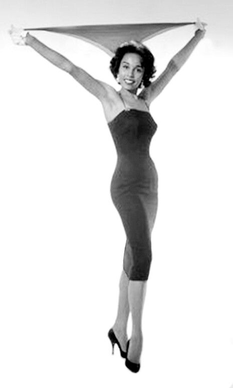 Diahann Carroll, Old Hollywood Movie, Tight Black Dress, Dramatic Style, Black Sheath Dress, Vintage Glamour, Silver Screen, Sirens, Classic Hollywood