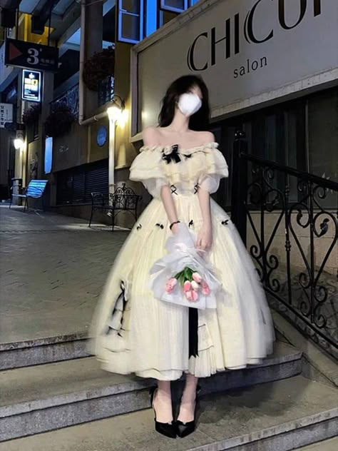 Old Vintage Aesthetic Outfits, Dresses Asian, Dress For Parties, Pretty Quinceanera Dresses, 파티 드레스, Old Fashion Dresses, Prom Dress Inspiration, Pretty Prom Dresses, Fairytale Dress