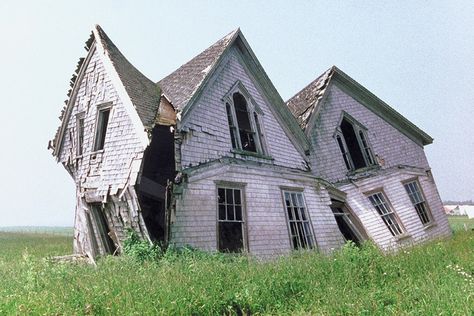 Old Abandoned Buildings, Abandoned Property, Old Abandoned Houses, Abandoned Mansions, Prince Edward Island, Haunted Places, Prince Edward, Abandoned Buildings, Old Buildings