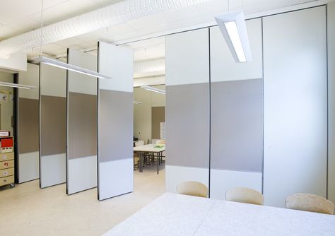 Operable wall Operable Wall, Fake Walls, Chinese Style Interior, Moveable Wall, Office Fit Out, Partition Design, Small Places, Corporate Office, Entertainment Room