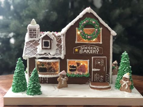 Gingerbread Bakery House, Bakery Gingerbread House, Gingerbread House Bakery, Big Gingerbread House, Cookie Castle, Vintage Gingerbread House, Gingerbread Competition, Easy Gingerbread House, Cardboard Gingerbread House