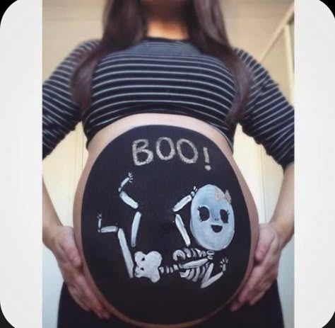 Belly Halloween Painting, Painted Belly Pregnant Halloween, Halloween Baby Bump Belly Painting, Halloween Bump Painting, Pumpkin Pregnant Belly, Pumpkin Belly Painting, Halloween Belly Painting Pregnant, Painted Pregnant Belly, Baby Bump Painting Ideas