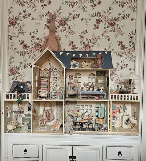 Cottagecore Dollhouse, Maileg Dollhouse, Aesthetic Doll, Maileg Doll House, Ikea Dollhouse, Maileg Dolls, Picture Frame Mat, Maileg Mouse, Kids Aesthetic