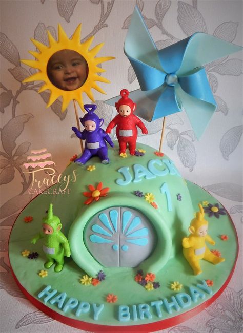 Telletubies Cake Ideas, Teletubbies 1st Birthday Cake, Teletubby Birthday Cake, Teletubbies 1st Birthday Party Ideas, Teletubbies Birthday Theme, Teletubbies Birthday Party Ideas, Teletubbies First Birthday Party, Tellytubbies Cake, Teletubbies Party Ideas