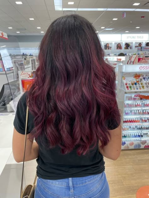 Burgundy Hair Color On Brown Skin, Red Colour Hair Highlights, Burgundy Global Hair Colour, Bergandi Color Hair, Hair Dye For Indian Skin Tone, Wine Hair Highlights, Burgundy Hair Streaks, Balayage Hair Colour For Indian Skin, Red Hair Indian Skin