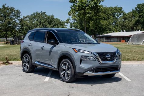 Nissan Rogue Interior, Mom Cars, Nissan Rouge, Best Compact Suv, Best Suv Cars, Vision 2023, Nissan Xtrail, Best Suv, Car Shopping