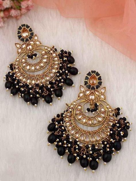 Vintage Indian Jewelry, Bridal Jewelry Sets Brides, Outfits Indian, Indian Bridal Jewelry Sets, Pretty Jewelry Necklaces, Traditional Outfit, Fancy Jewellery Designs, Chandbali Earrings, Indian Jewellery Design Earrings