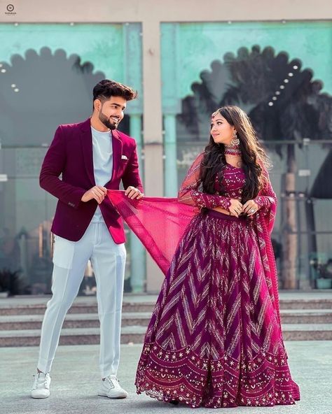 Engagement Dress For Couple, Engagement Couple Dress Indian, Design Clothes Ideas, Traditional Engagement Dress, Couple Dress Matching Indian, Couple Dress Matching, Engagement Couple Dress, Kerala Engagement Dress, Indian Wedding Reception Outfits