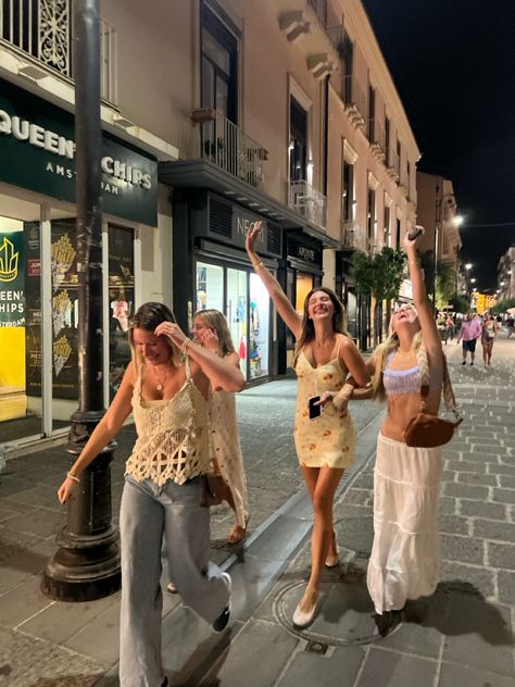 Italy. Sorrento. Amalfi. Night out. Italy going out outfits. Italy Going Out Outfit, Salcedo Market Outfit, Italy Night Outfits, Sicily Italy Outfits, Sorrento Italy Outfits, Sorrento Italy Aesthetic, Going Out Pics, Going Out Aesthetic, 23 Aesthetic