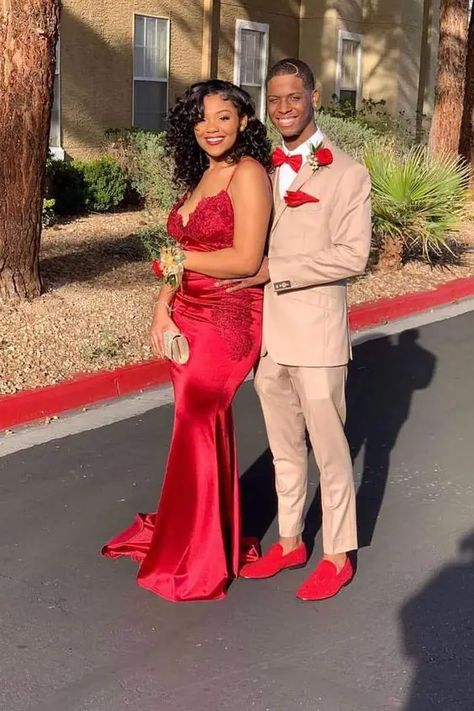 Red And Beige Prom Couples, Red And Tan Prom Couple, Snowball Dresses, Prom Things, Prom Attire, Modest Evening Gowns, Gorgeous Wedding Dress Princesses, Trumpet Prom Dress, Red Mermaid Prom Dress