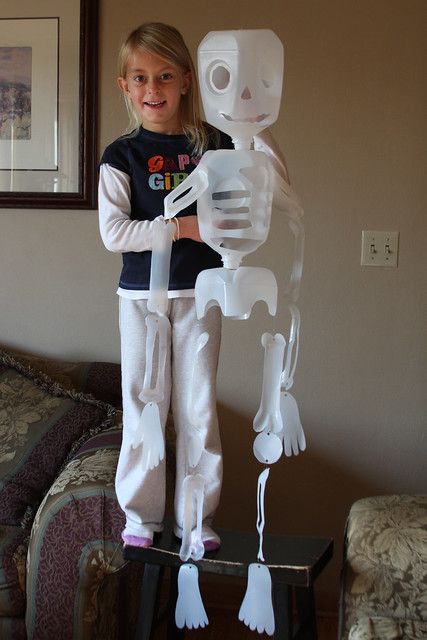 Mr. Bones – Our Milk Jug Skeleton – M. Sullivan Photography Milk Jug Skeleton, Milk Jug Crafts, Halloween 2010, Dia De Los Muertos Decorations Ideas, Kids Activities At Home, Mr Bones, Bible Story Crafts, Homemade Halloween Decorations, Milk Jugs