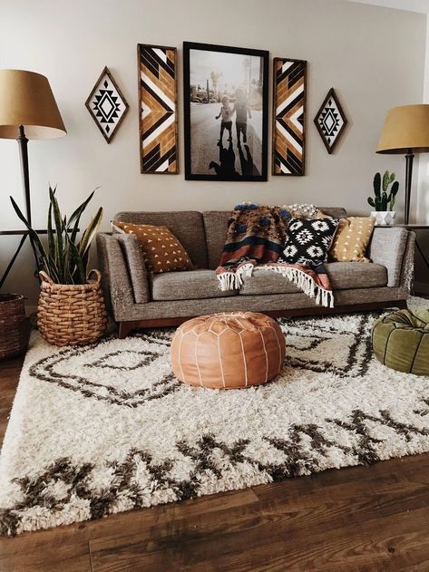 Small Sofas, Western Living Room, Sofa Chesterfield, Western Bedroom Decor, Living Room Decor Rustic, Dekorasi Kamar Tidur, Bohemian Living, Bohemian Living Room, Western Home Decor