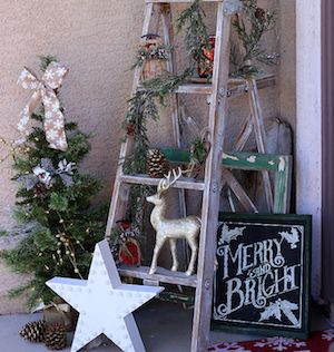 100 Best Porch Christmas Decorations - Prudent Penny Pincher Rustic Christmas Decor Diy, Christmas Decor Diy Ideas, Rustic Christmas Mantel, Rustic Christmas Tree Ideas, Homes Farmhouse, Decor Diy Ideas, Christmas Signs Diy, Keto Guide, Outside Christmas Decorations