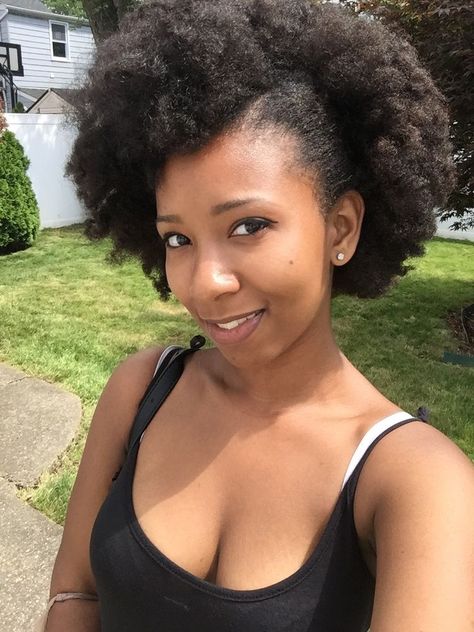 Short Natural Hairstyles, Natural Hair Bun Styles, Hairstyle Idea, Natural Afro Hairstyles, Natural Hair Twists, Beautiful Natural Hair, Pelo Afro, Natural Hair Beauty, Natural Curls Hairstyles