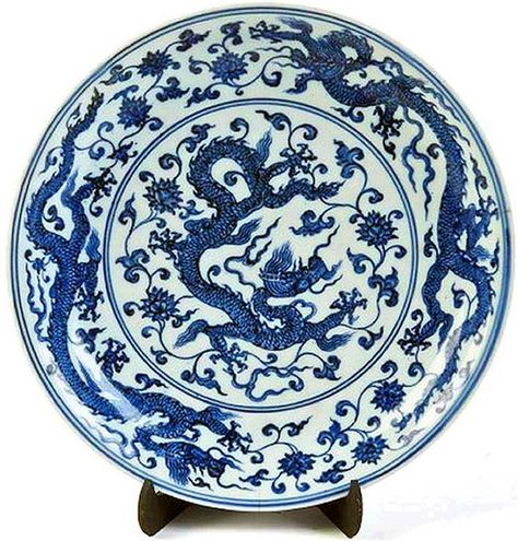 It is estimated the blue and white porcelain circular dragon dish, from the Ming dynasty, is at least 500 years old. Painted with a five-claw dragon on a ground of lotus scrolls and tendrils, it set a new Irish record for a piece of porcelain. A Chinese porcelain dish owed by a family in Northern Ireland for a century has sold at auction for more than 100 times its estimate. Ming Dynasty Pottery, Asian Porcelain, Porcelain Dishes, Blue White China, Blue White Porcelain, Chinese Pottery, Chinese Blue, Porcelain Dish, Song Dynasty