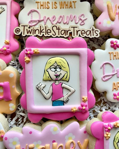 Who else watched Lizzie McGuire as a kid?! Making these cookies was a nice dose of nostalgia for me. . . . #lizziemcguire #lizziemcguirecookies #lizziemcguirebirthday #disneythrowback #twinklestartreats #cookiesforoccasion #cookiedecorating #decoratedcookies #royalicing #royalicingcookies #edibleart #cookieart #cookiedecorator #cookier #decoratedsugarcookies #instacookies #sugarcookies #sugarcookiesofinstagram #cookies #houstontx #houstoncookies #cypresstx #cypresscookies #customcookies #coo... Lizzie Mcguire, Twinkle Star, Cookie Art, Edible Art, Royal Icing Cookies, Custom Cookies, Sugar Cookies Decorated, Royal Icing, Houston Tx