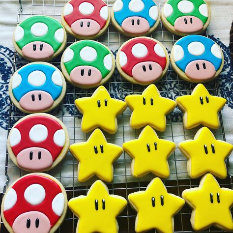 Super Mario Brothers Decorated Cookies, Mario Kart Cookies Decorated, Mario Party Cookies, Super Mario Decorated Cookies, Super Mario Brothers Cookies, Mario Brothers Cookies Decorated, Mario Birthday Party Cookies, Princess Peach Cookies Decorated, Mario Bros Cookies Decorated