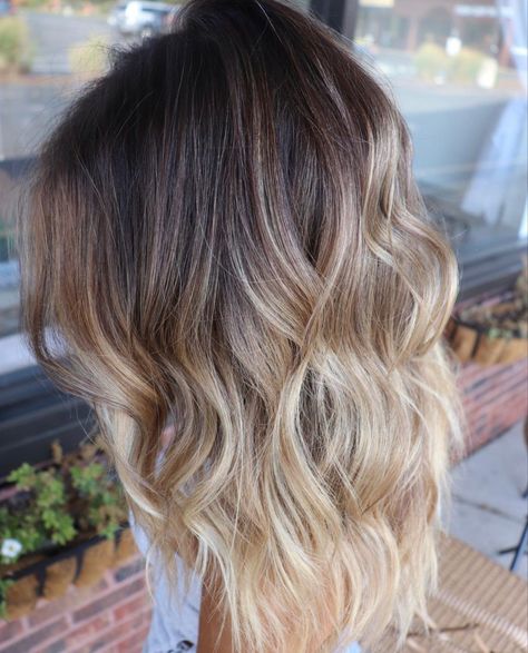 Root Stretch Hair Blonde, Grown Out Blonde Hair, Root Smudge Blonde, Shadow Roots Hair, Ash Blonde Hair Balayage, Highlights Brunette, Brunette Roots, Root Smudge, Blonde Hair With Roots