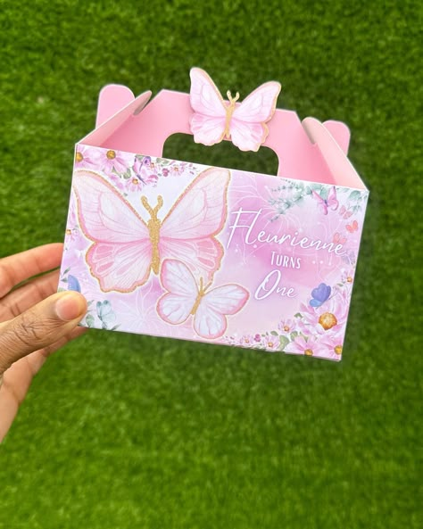 Floral Butterfly Garden 🪻🐛🦋🌺 Garden Butterfly, Small Centerpieces, Personalized Party Decor, Party Stationery, Butterfly Party, Party Box, Box Lunch, Loot Bags, Baby Themes