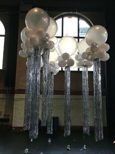 NYE Balloon Decor Balloon Decor Ideas, Nye Balloons, Homemade Fashion, Dresses Art, Wedding Balloon Decorations, Balloon Centerpieces, Balloon Columns, Balloon Decor, Wedding Balloons