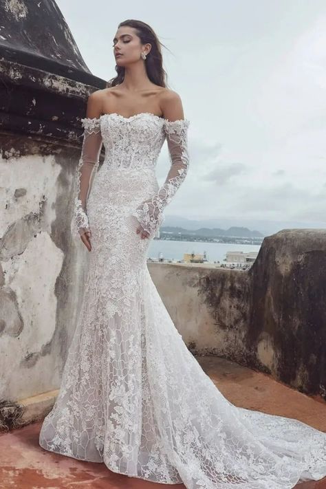 Winter Wedding Dresses With Sleeves, Skin Tight Wedding Dress, Lace Wedding Dress Mermaid, Calla Blanche, Mantilla Veil, Sparkly Wedding Dress, Wedding Dress Organza, Wedding Dresses With Straps, V Neck Wedding Dress