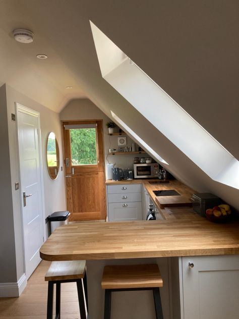 Kitchen With Sloping Ceiling, Attic Kitchen Small Slanted Ceiling, Slanted Roof Kitchen, Attic Apartment Kitchen, Attic Apartment Ideas Slanted Ceiling Kitchen, Attic Apartment Layout, Attic Kitchen Ideas Slanted Ceiling, Attic Airbnb, Kitchen In Garage